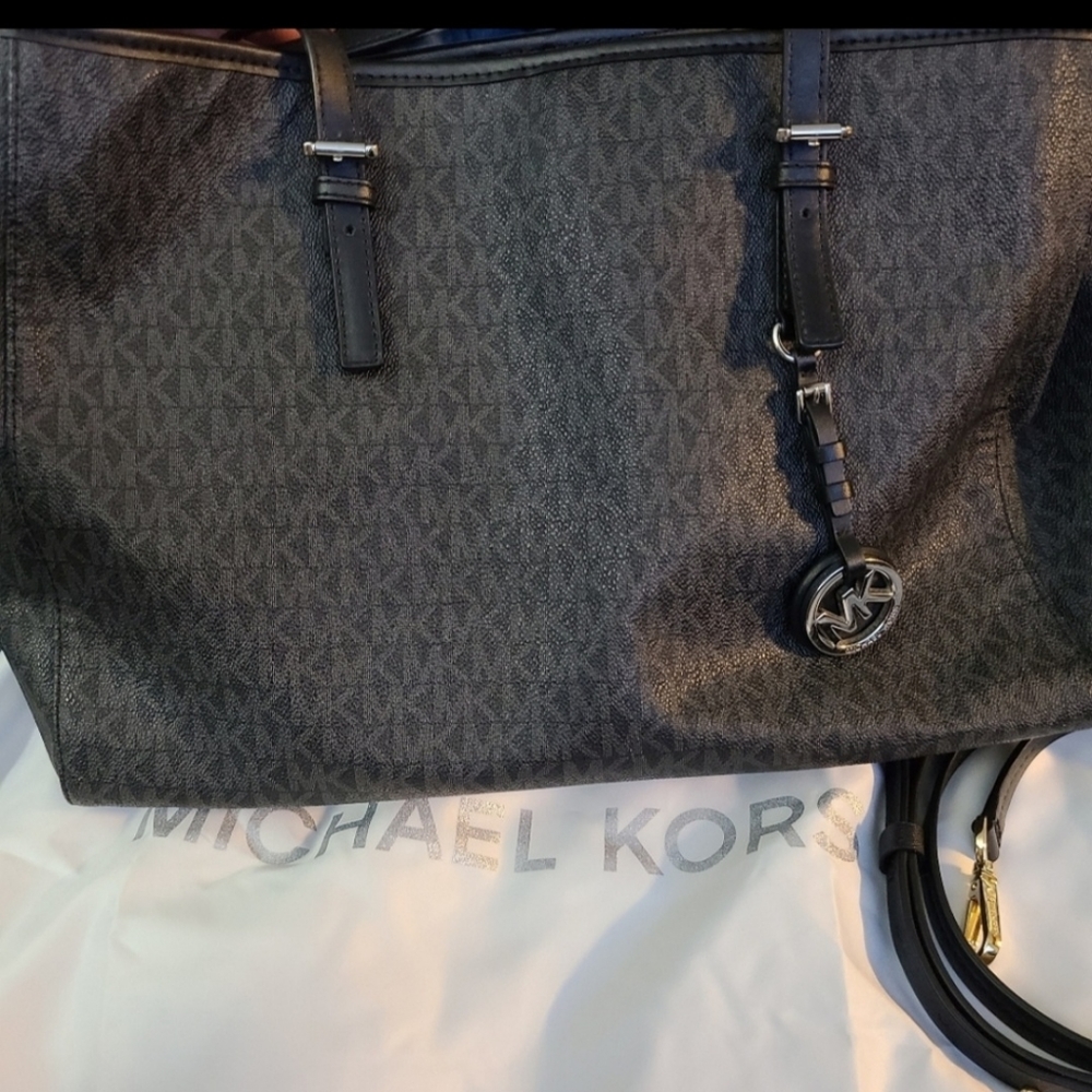 Michael kors purse